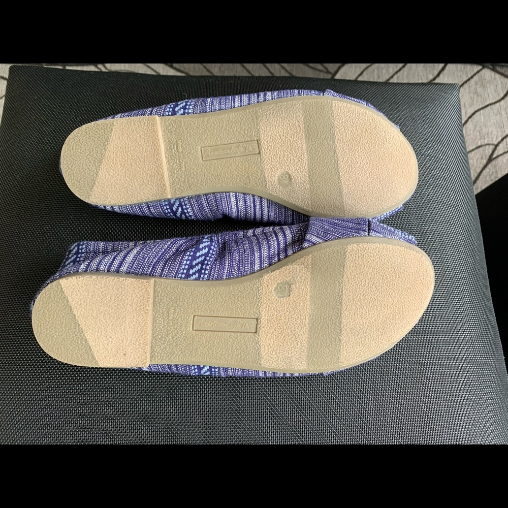 American Eagle Flat Shoes - Picture 3 of 3